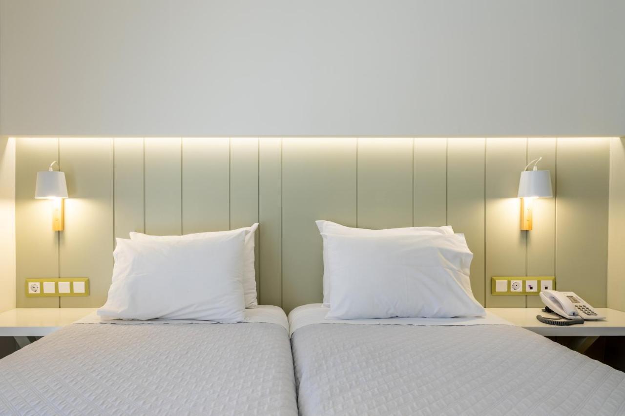 Lefktron Hotel Stoupa Bagian luar foto