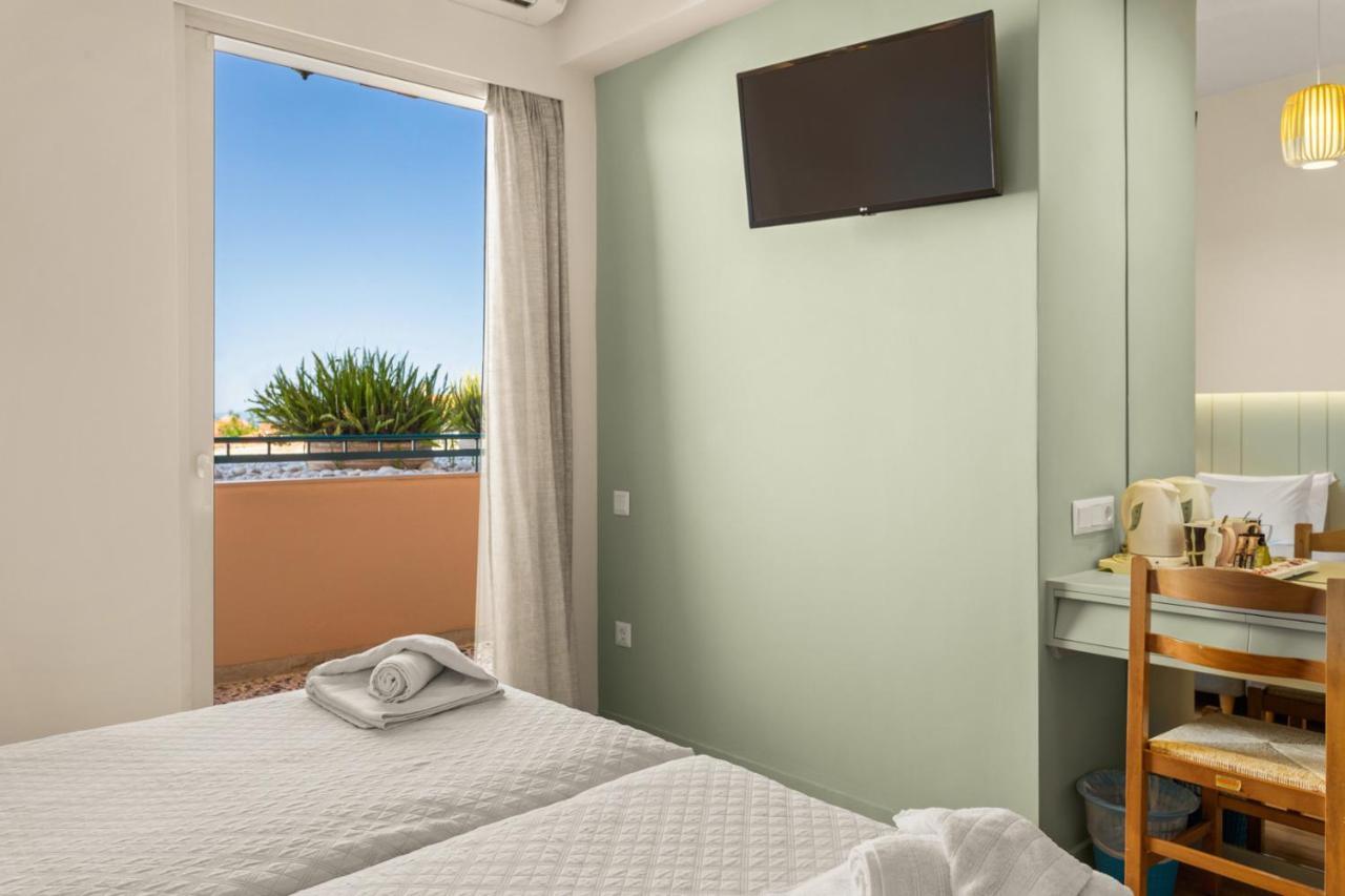 Lefktron Hotel Stoupa Bagian luar foto