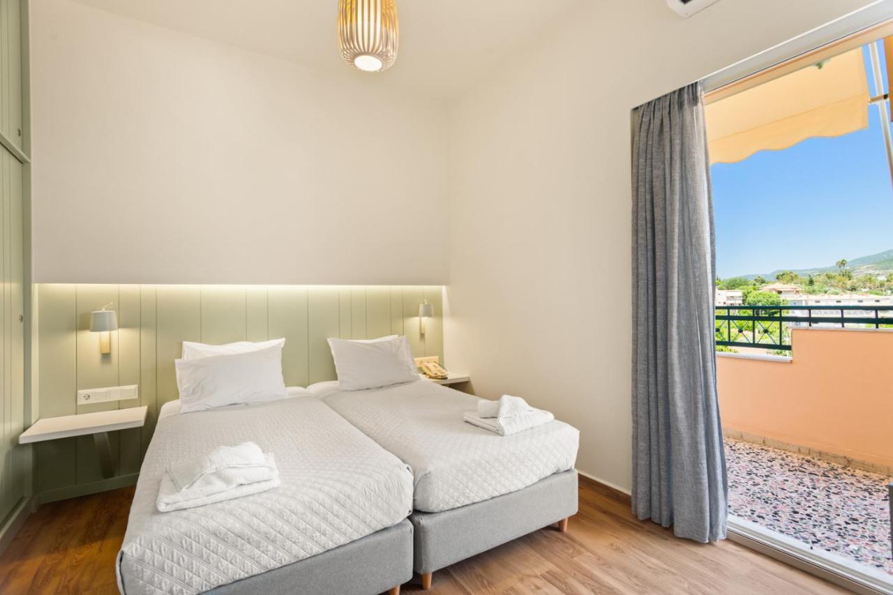 Lefktron Hotel Stoupa Bagian luar foto
