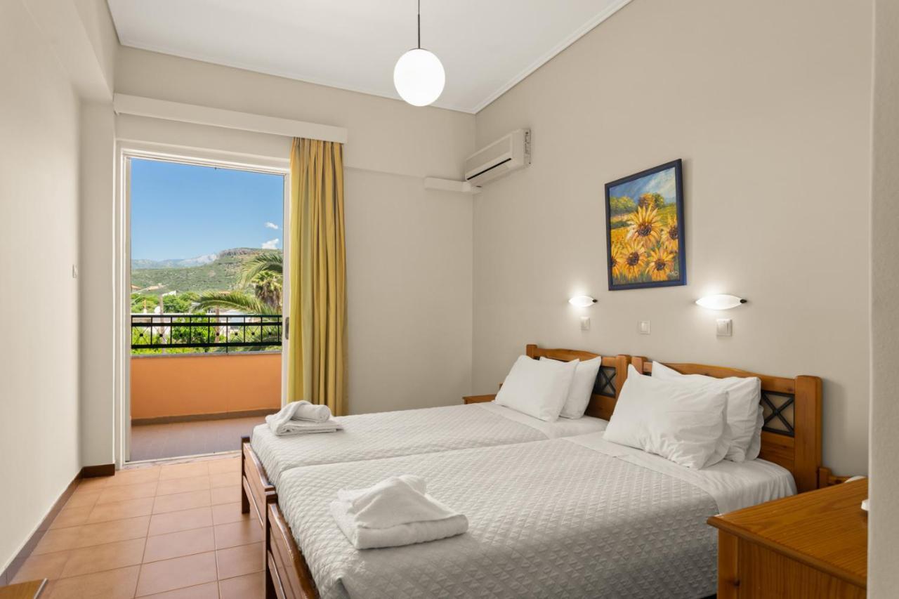 Lefktron Hotel Stoupa Bagian luar foto