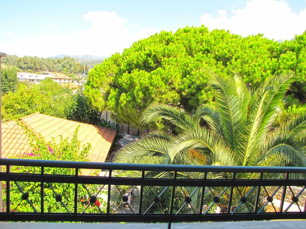 Lefktron Hotel Stoupa Ruang foto