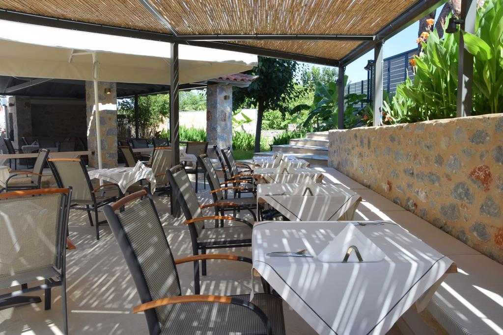 Lefktron Hotel Stoupa Bagian luar foto